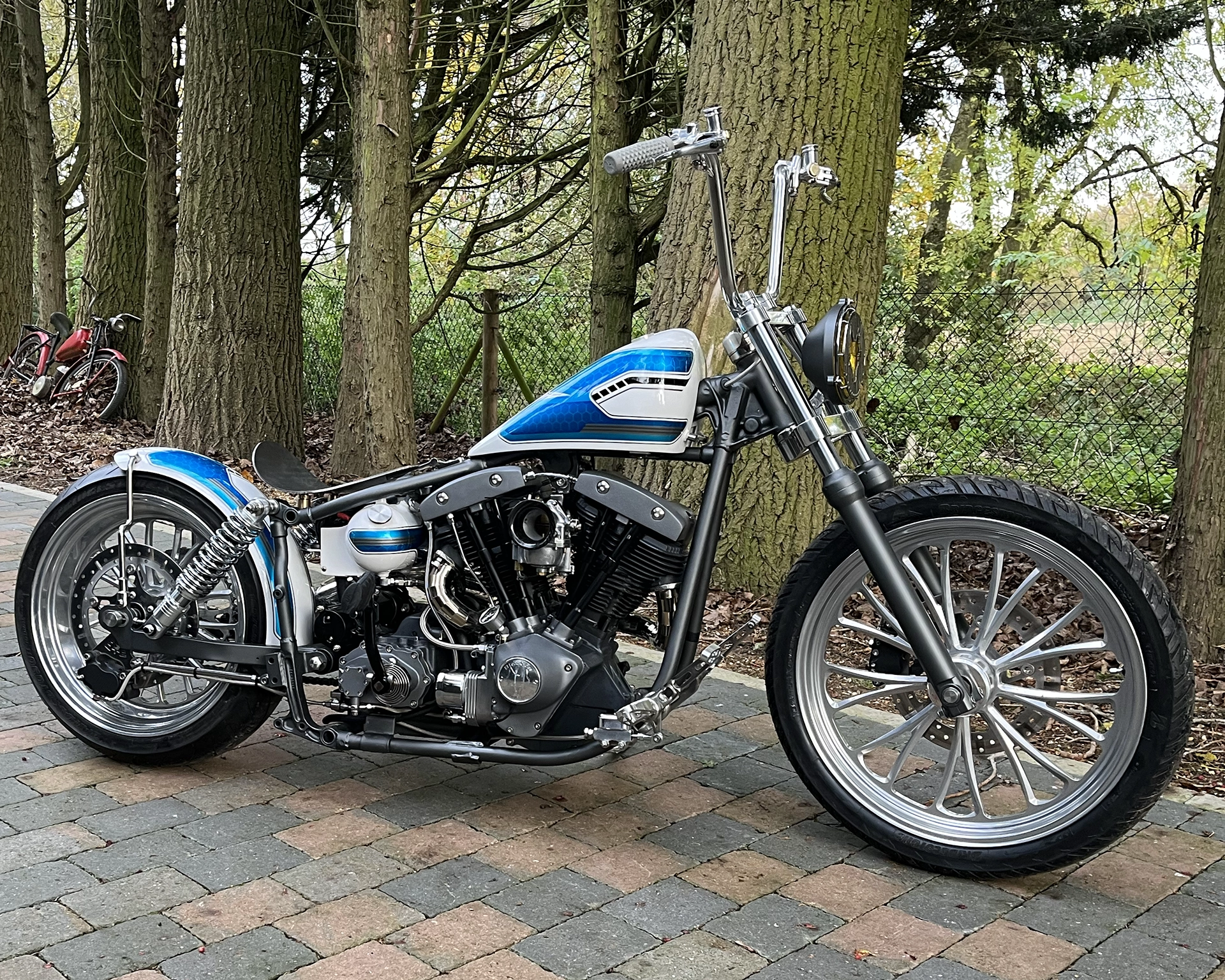 Bikes ShovelAround R2D2